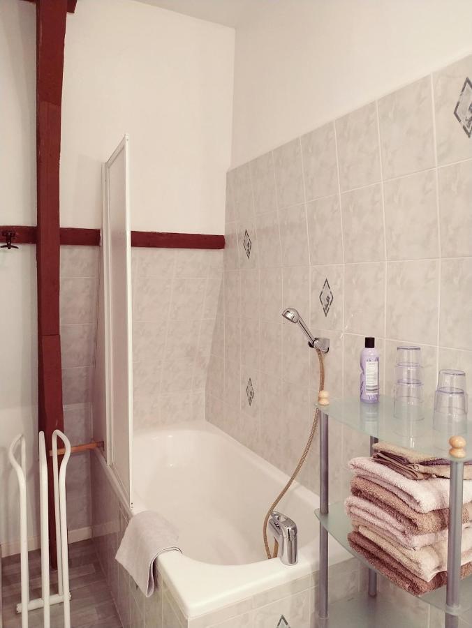 Chateau De Belle-Vue Bed & Breakfast Sainte-Cecile  Bagian luar foto