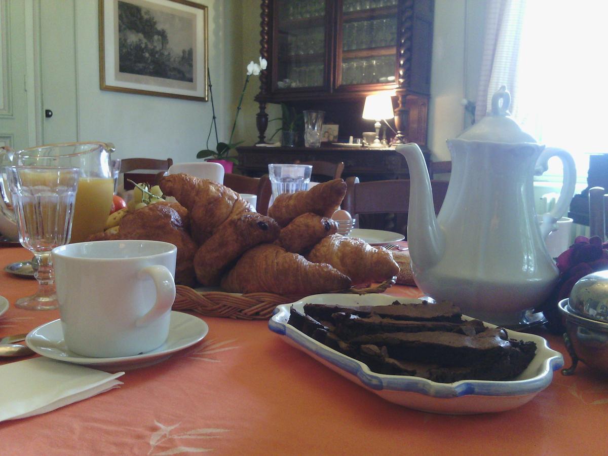 Chateau De Belle-Vue Bed & Breakfast Sainte-Cecile  Bagian luar foto